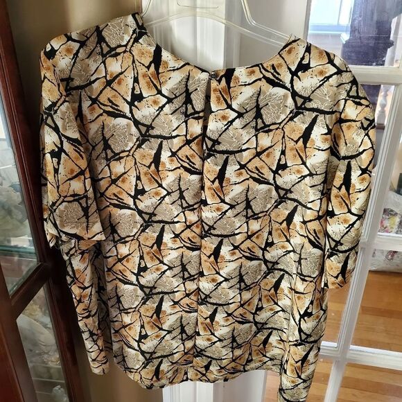 Beautiful woman's blouse size 24W. Modern essentials - Picture 3 of 6